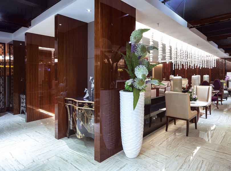 如何装饰让酒店客房显得更宽敞